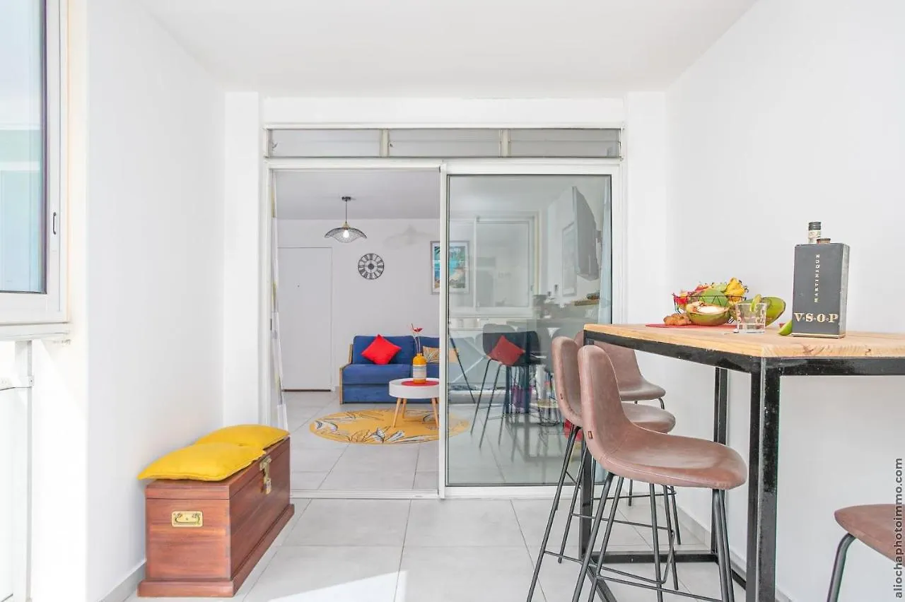 Navira Appartement Bleu Nuit Chateauboeuf